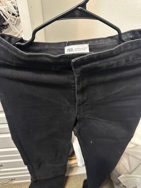 Zara Women’s Black Skinny Jeans - Streamlined Fit